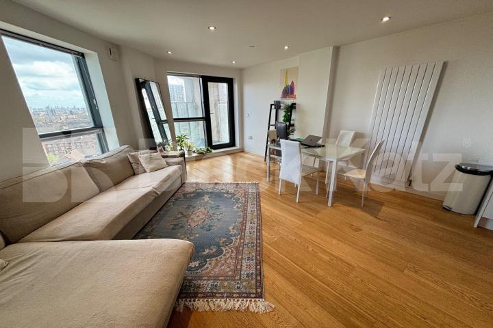 Stunning views of the cityscape The Pioneer Building  Newington Causeway, Borough / Elephant Castle